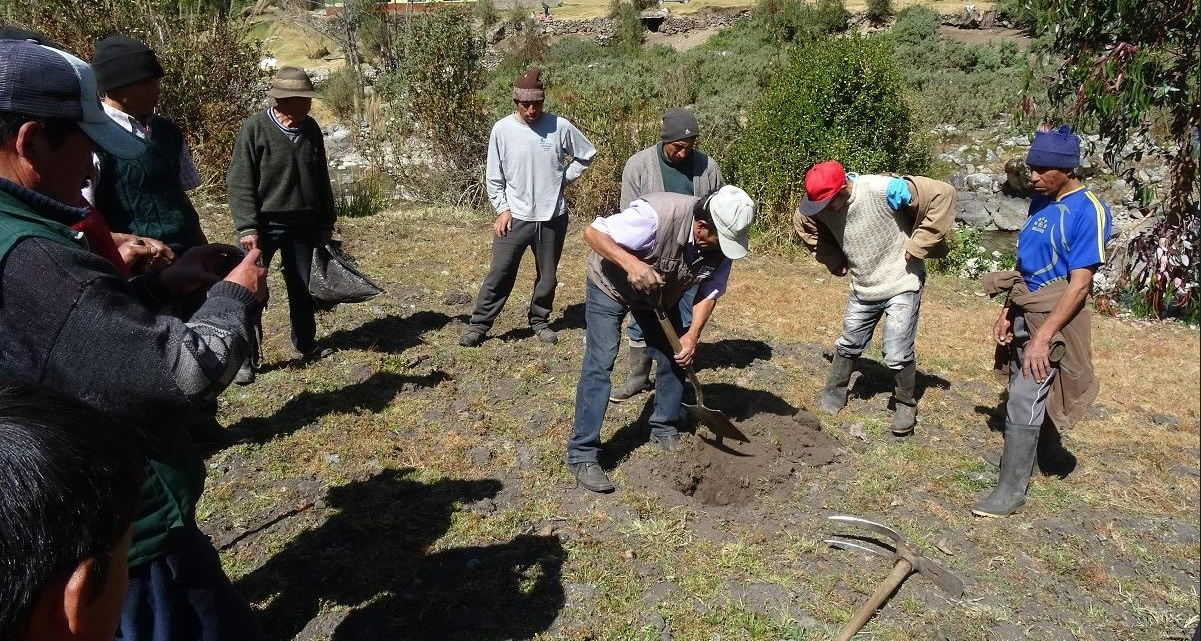 Lanzan primer biofertilizante líquido acelerado natural patentado para conservar calidad del suelo agrario