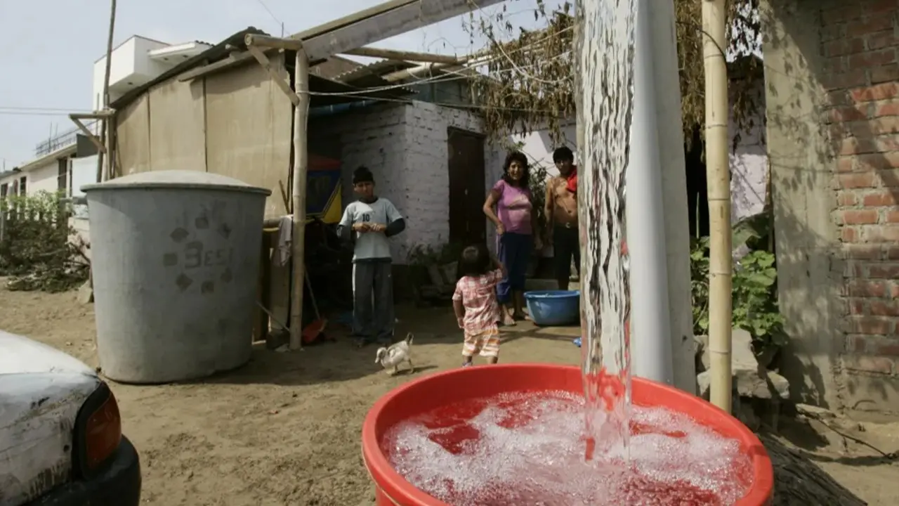 Lima ha experimentado el volumen de almacenamiento de agua más bajo en los últimos cinco años (foto: EFE).