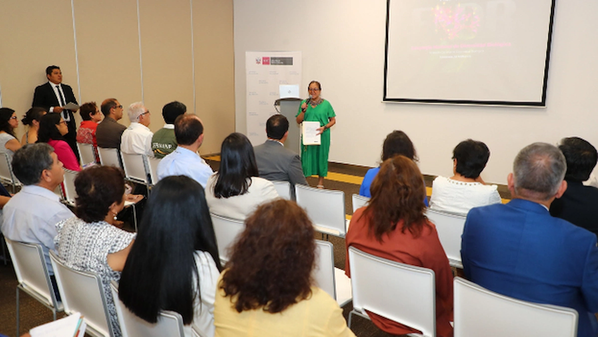 Proceso de actualización de la Estrategia Nacional de Diversidad Biológica se inició con un taller al que asistió la ministra del Ambiente, Albina Ruiz. También participaron representantes de comunidades nativas. (Foto: Minam).