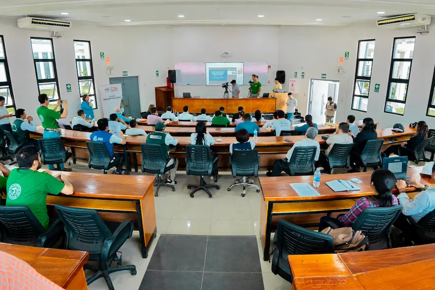 En la sesión realizada en Huánuco, participaron autoridades locales y congresistas de la comisión.