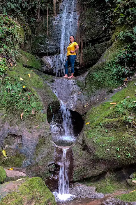 La casaca Vagina de Eva cuenta con una caída de agua cristalina de más de ocho metros.