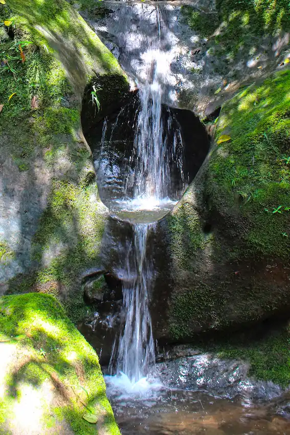 Para acceder a este paraíso natural, se debe conducir durante casi una hora desde el distrito de Boquerón.