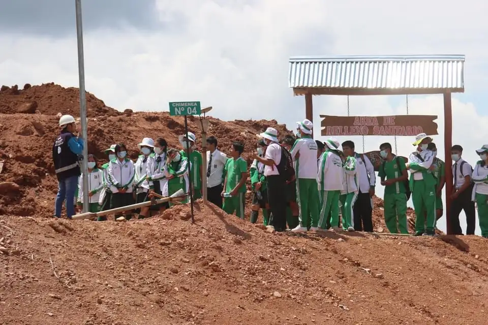 Aquellas personas interesadas en visitar la planta pueden programar su visita con la municipalidad.