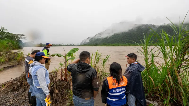 Al lugar llegaron el alcalde provincial de Leoncio Prado y la alcaldesa de Luyando.