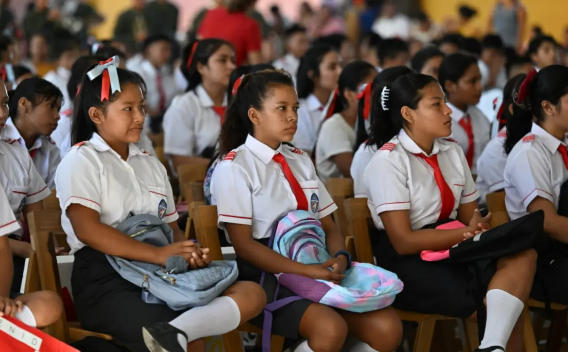 Ucayali: Ministro del Ambiente corrobora prácticas ambientales en visita a instituciones educativas