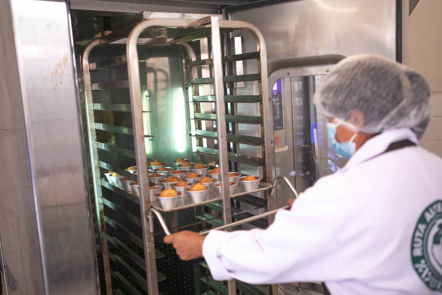 Ucayali: mujeres emprendedoras elaboran productos de panadería y repostería