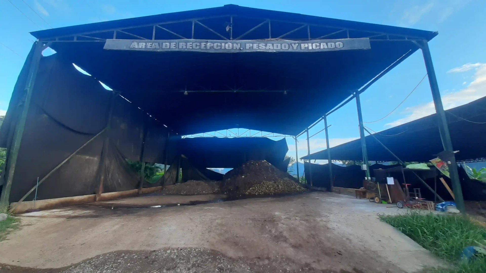 Preparan 150 toneladas de abono orgánico para agricultores de Leoncio Prado