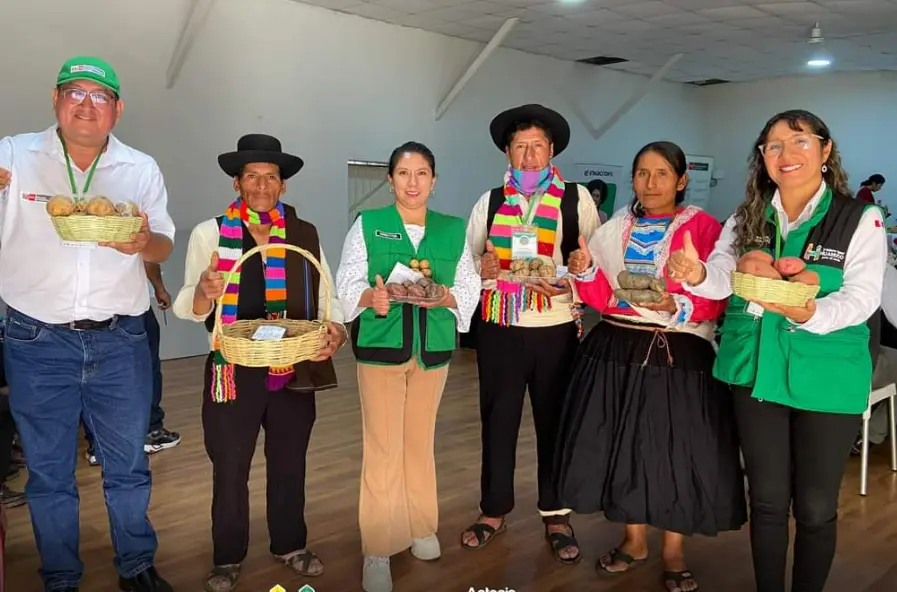 Huánuco: Orientan a 190 artesanos para postular al fondo Somos Artesanía