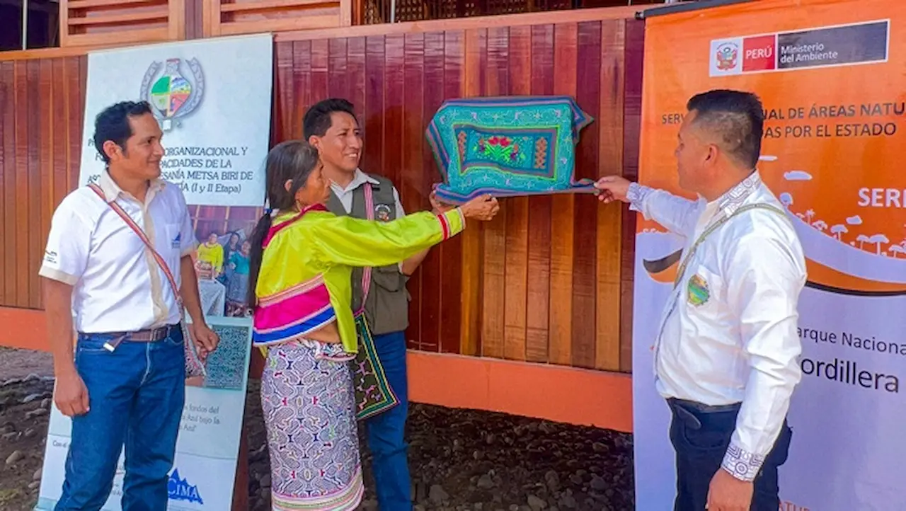 Ucayali: Entregan local artesanal a mujeres Shipibo-Konibo