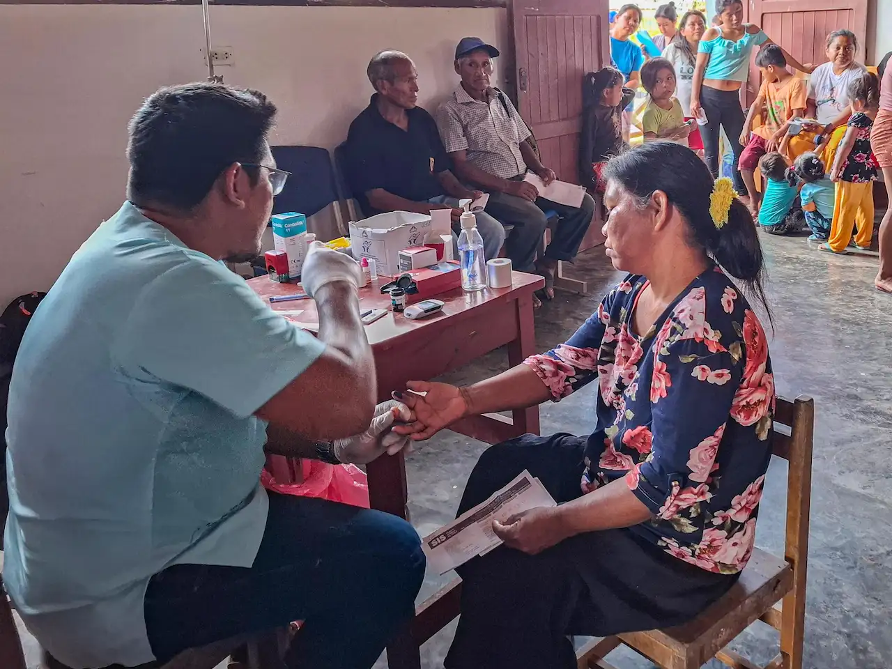 Comunidad Sinchi Roca I recibe atención médica integral gratuita en campaña