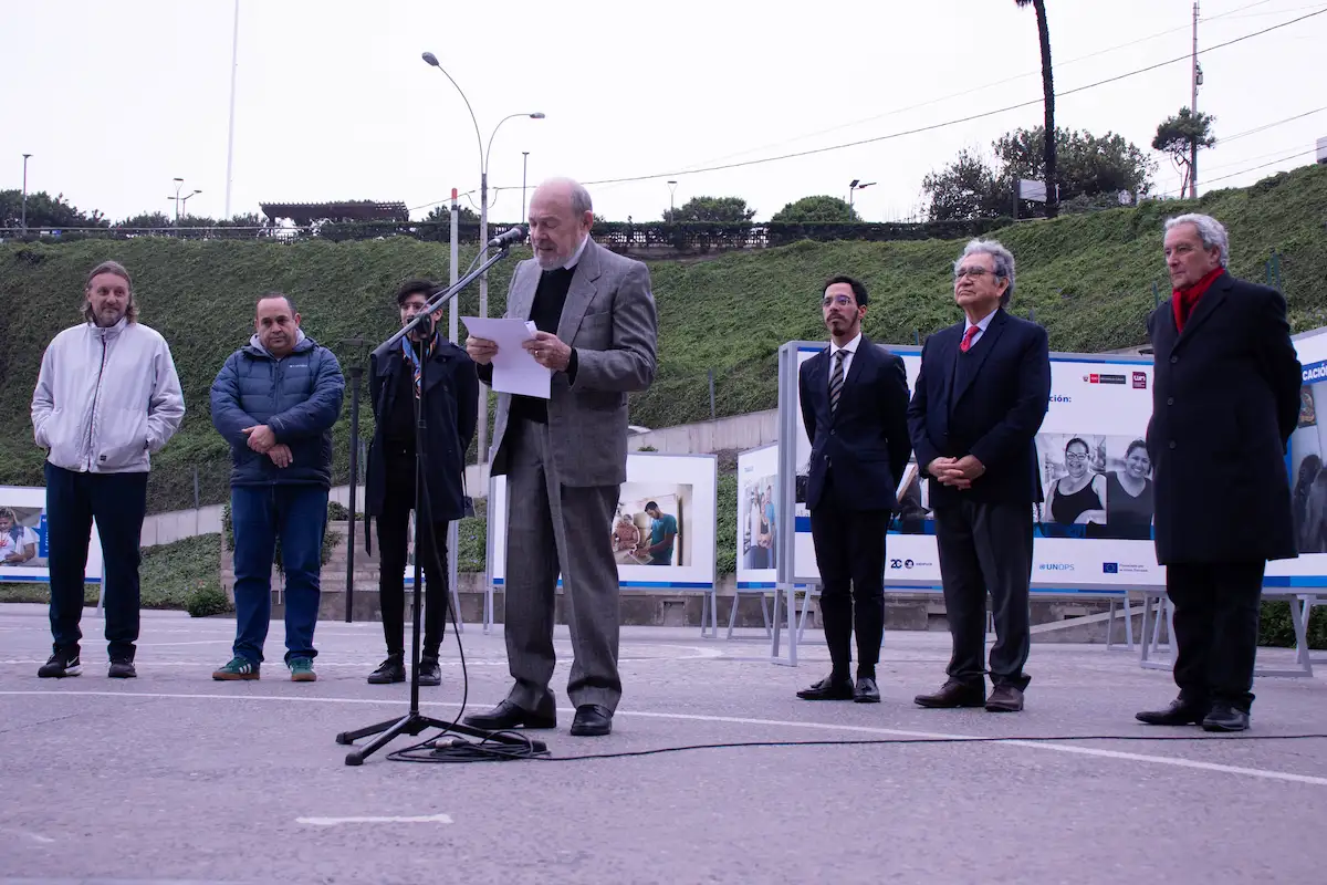 Las fotografías expuestas plasman la las barrera sociales que tienen migrantes para alcanzar oportunidades en Perú. Foto: Idehpucp.