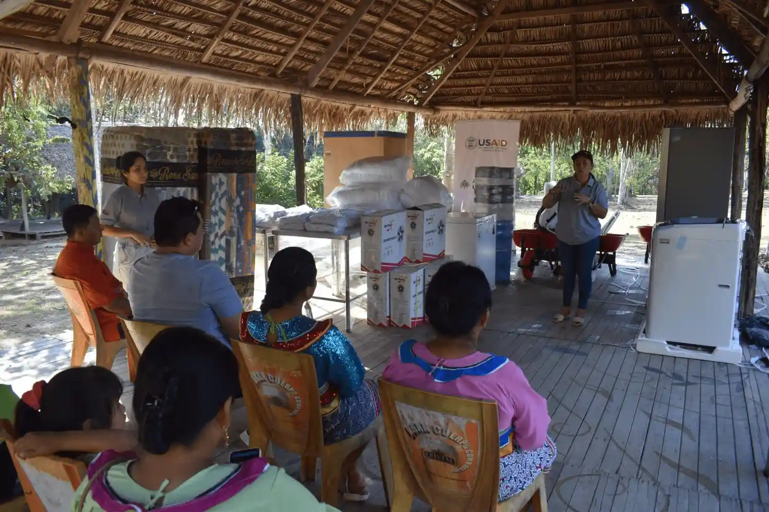 Equipos fortalecen la economía de comunidades nativas en Ucayali