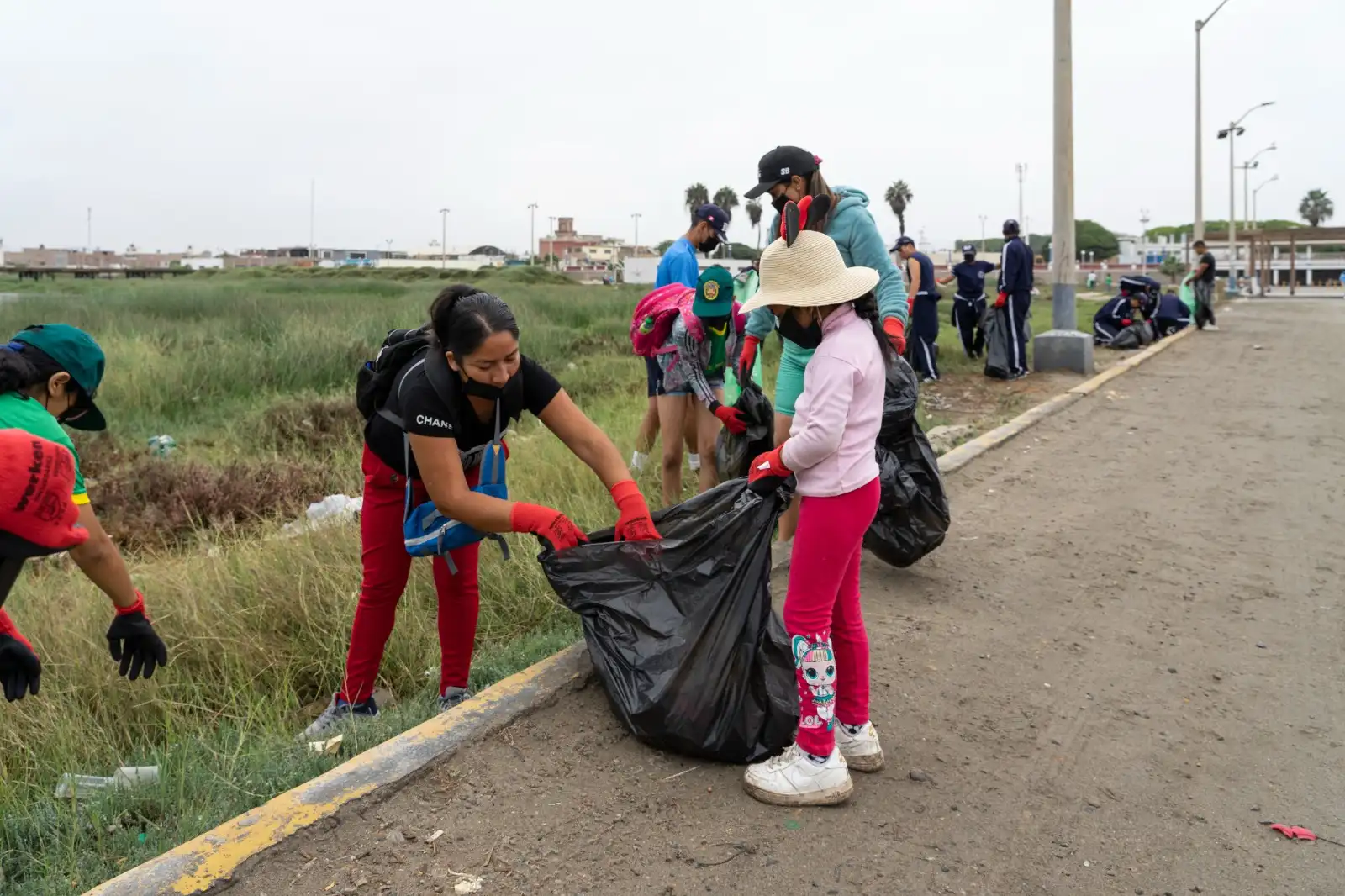fomentan reciclaje en Pisco, Paita y Máncora