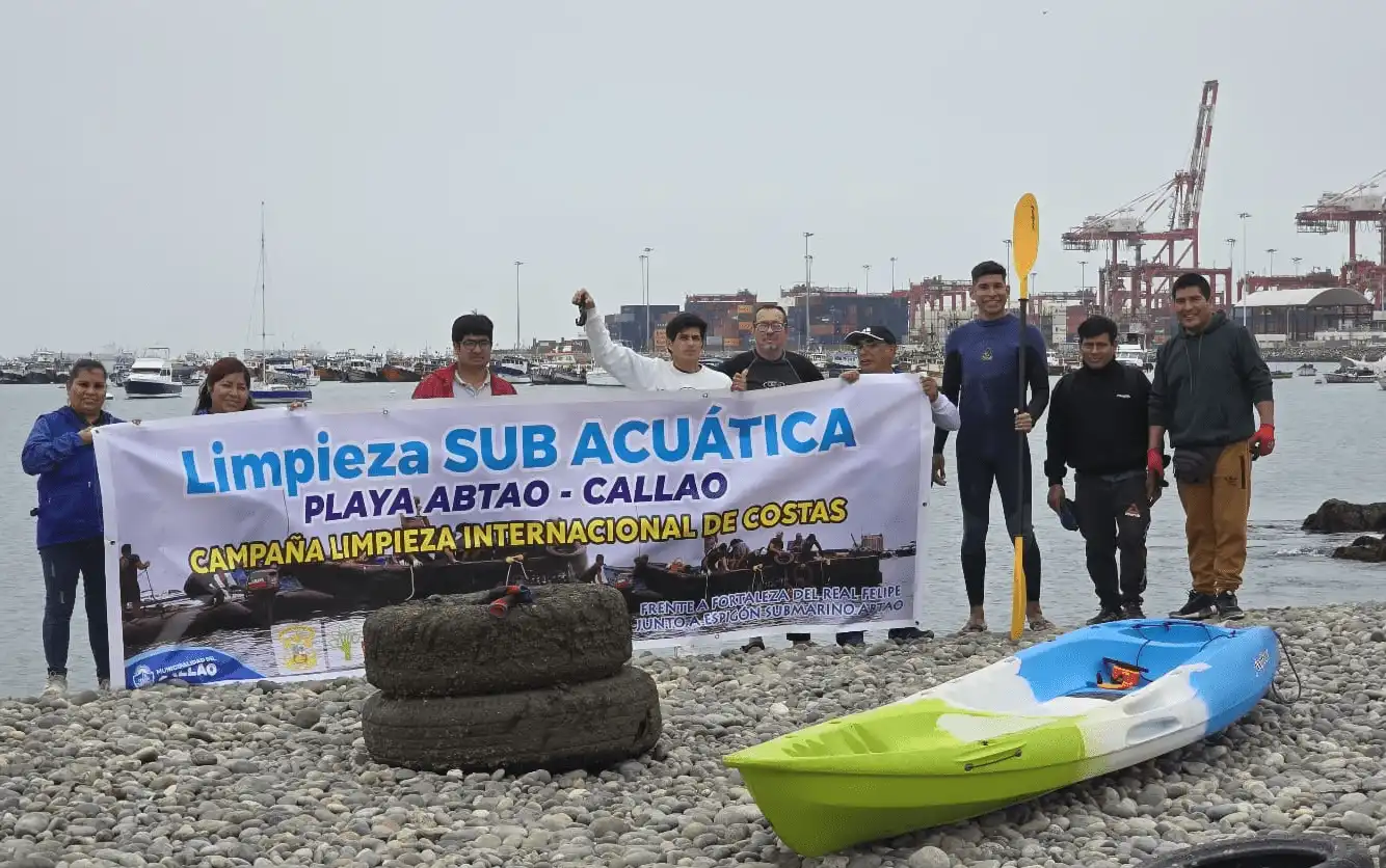 Más de 1000 kilos de basura marina son retirados de la Playa Abtao en el Callao