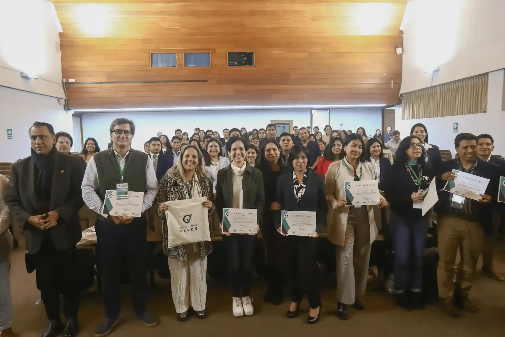 ¿De dónde provienen los huevos de gallina que consumes en Perú?
