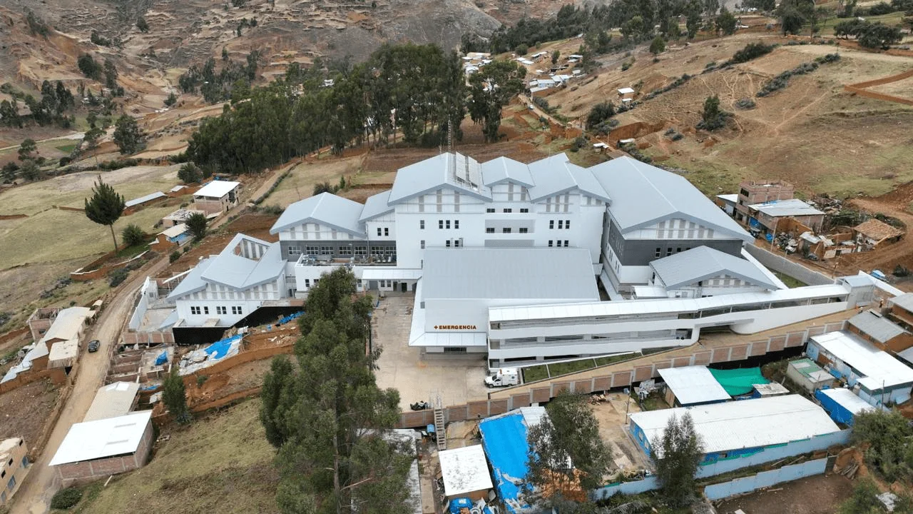 Ultiman detalles antes de la marcha blanca e inauguración del nuevo hospital de Llata