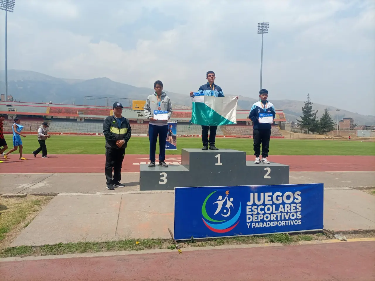 Huánuco ganó 27 medallas de oro en atletismo escolar en Huancayo