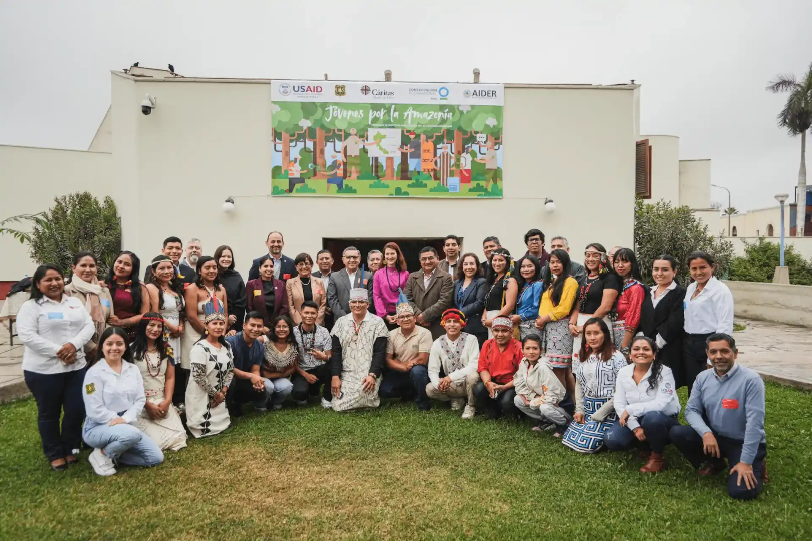 Jóvenes amazónicos fortalecen liderazgo ambiental tras concluir programa de formación