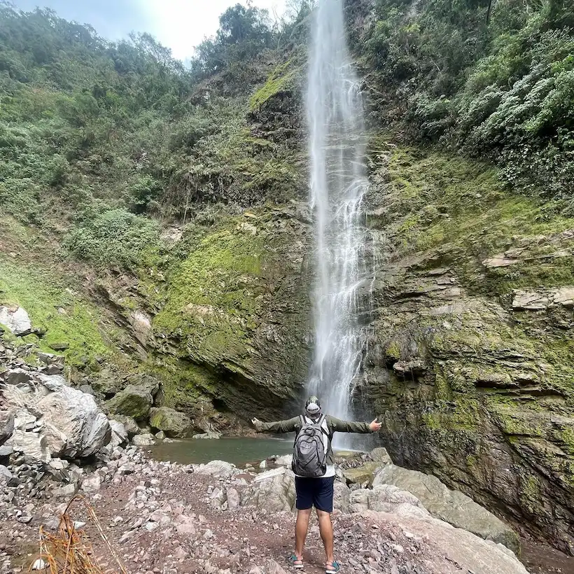 Descubre la majestuosidad de la catarata Santa Rosa en Padre Abad