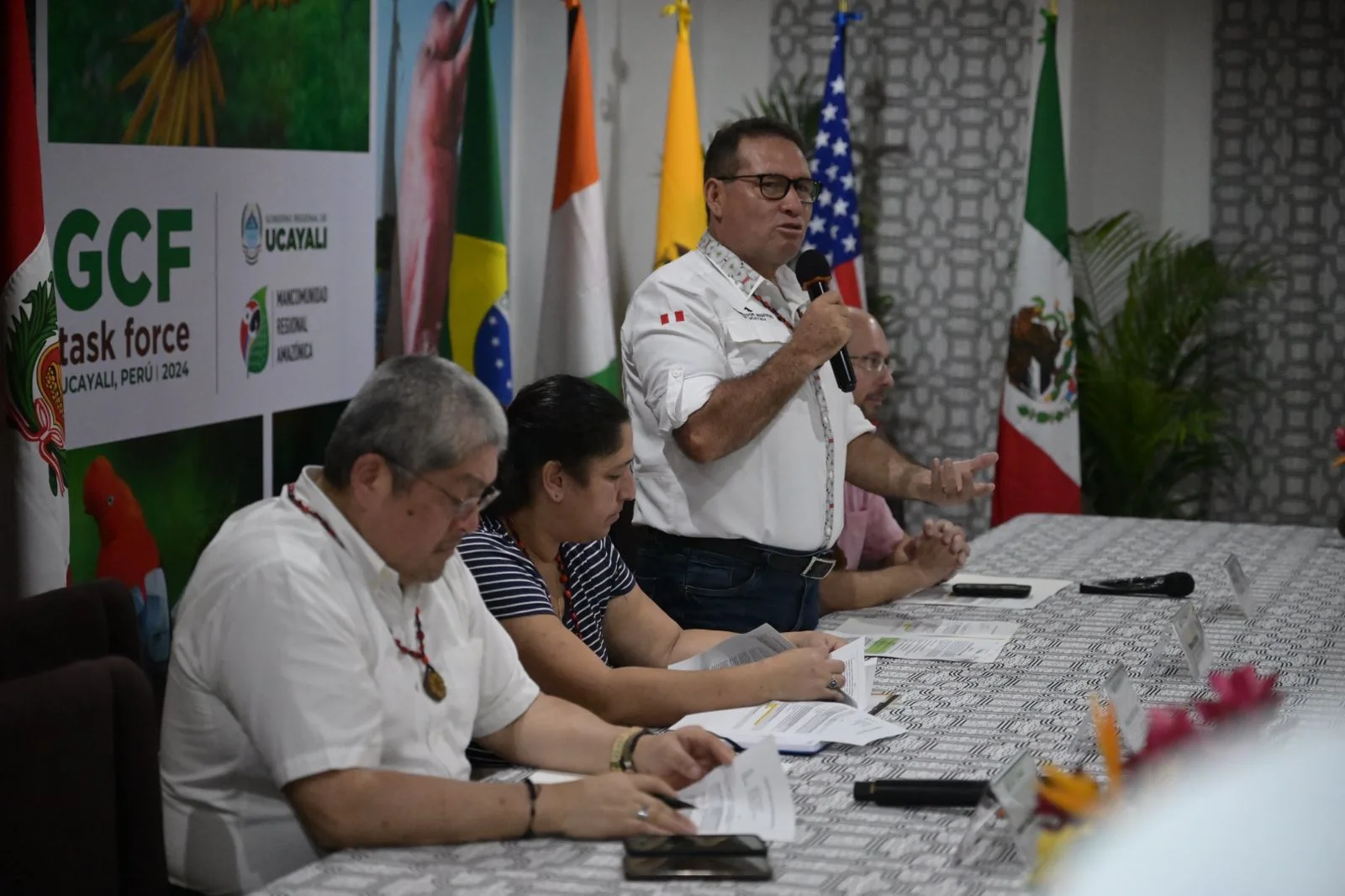 III-Gobernadores-y-lideres-se-unen-para-impulsar-una-economia-forestal-sostenible-en-la-Amazonia.webp