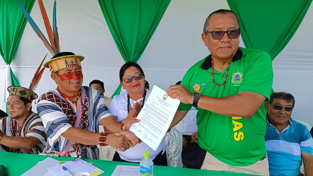 UNAS firma convenios con comunidades Asháninka y Yanesha de la selva central