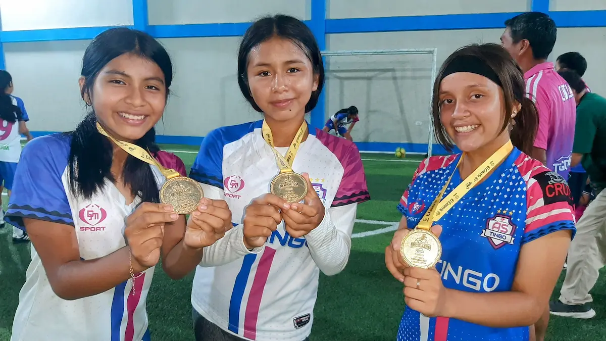 Equipo de fútbol femenino de Tingo María gana torneo sub 13 en Lima