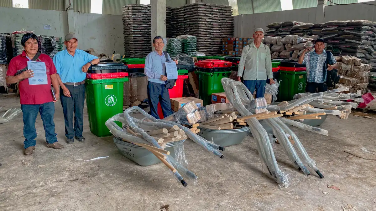 Entrega más de 3000 herramientas para fortalecer actividades comunitarias en Huánuco