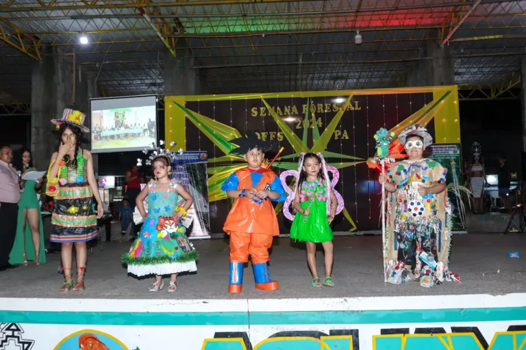 Jóvenes de Padre Abad participan en concurso cultural en defensa de los bosques