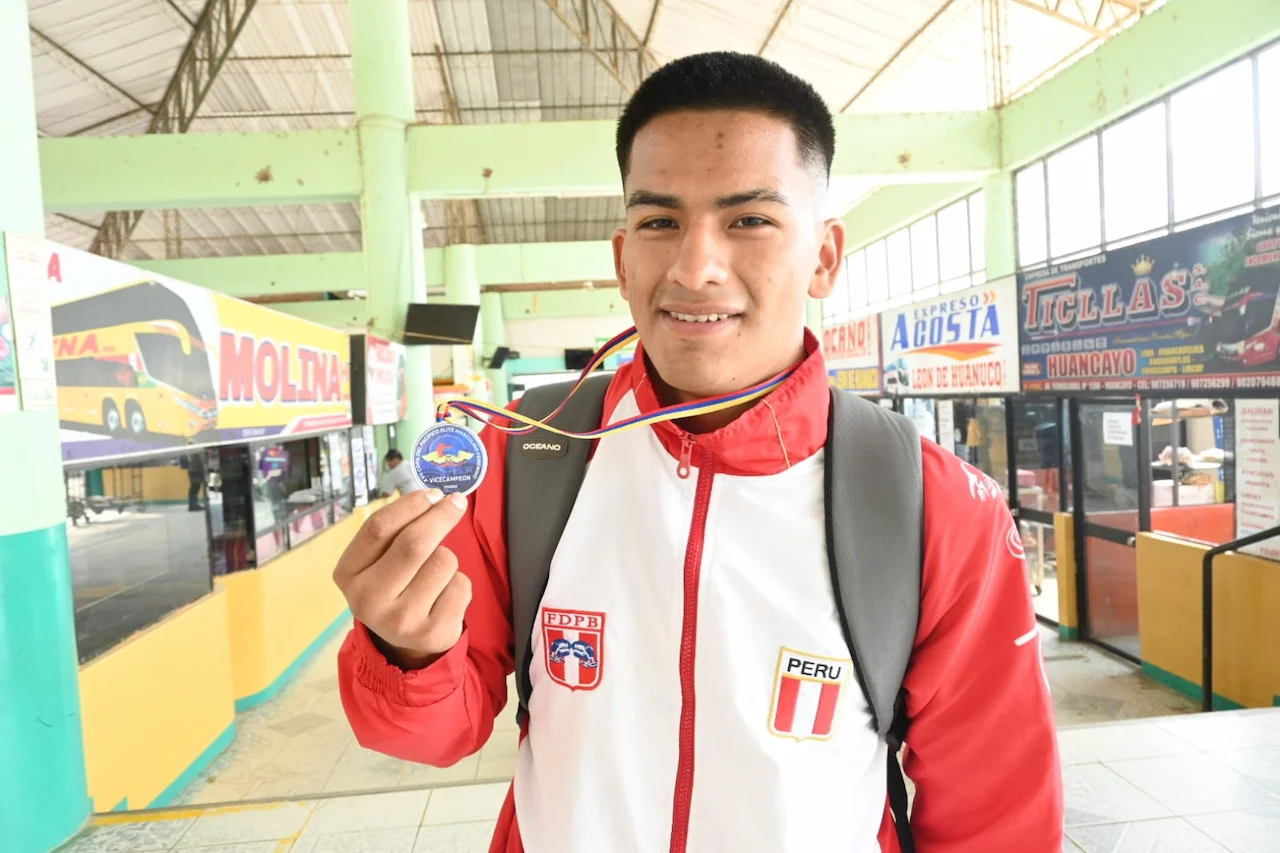 Boxeador de Satipo obtiene el segundo lugar en torneo internacional en Ecuador