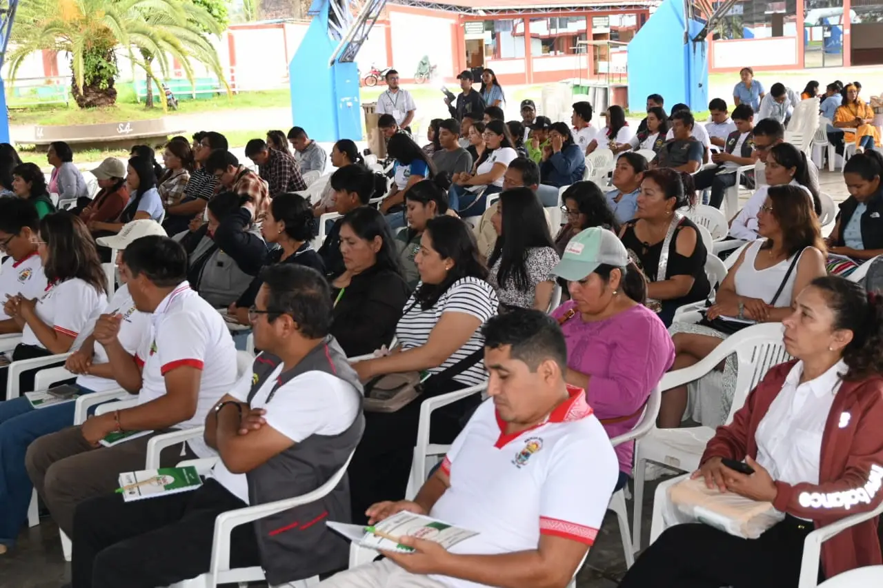 Más de 100 funcionarios se capacitan en gestión de residuos sólidos en Satipo