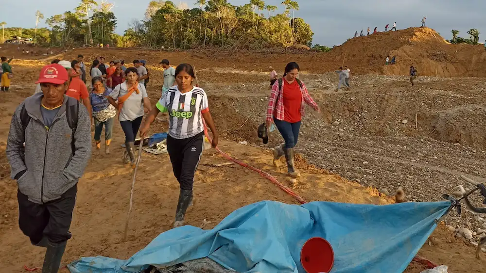 Pobladores de Santo Domingo de Anda y Pueblo Nuevo expulsan a mineros