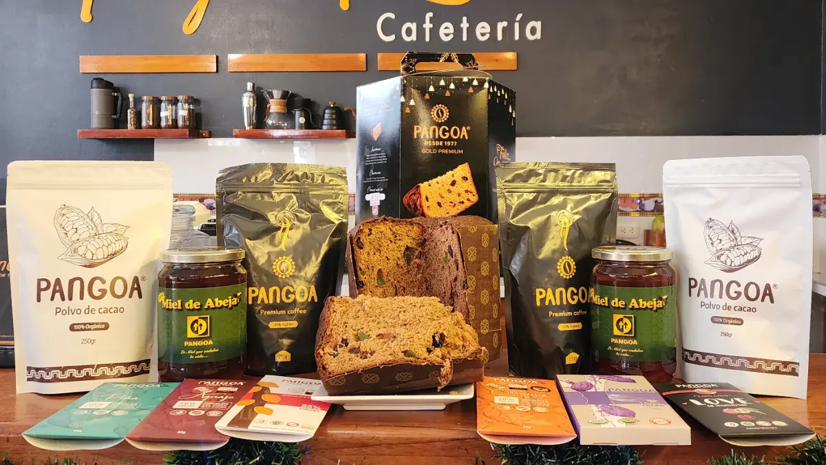 Presentan panetón elaborado con miel, café y cacao