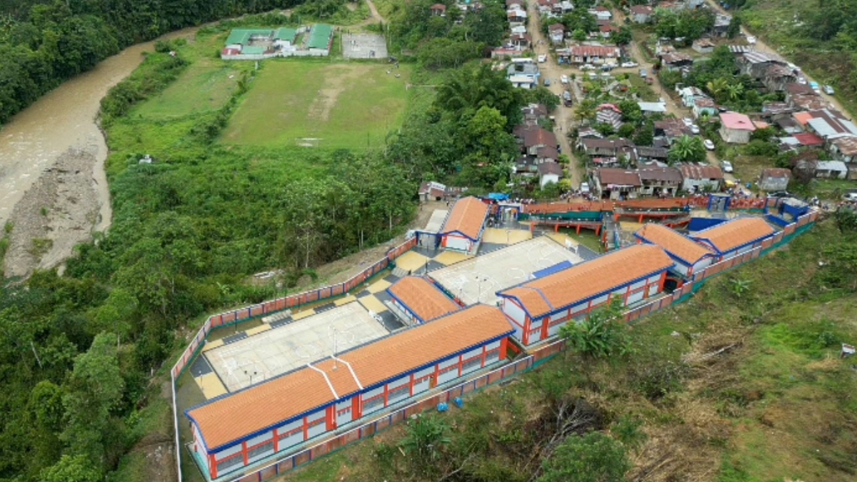 Satipo Nuevo colegio en Pampa Hermosa contó con inversión de S 11 millones