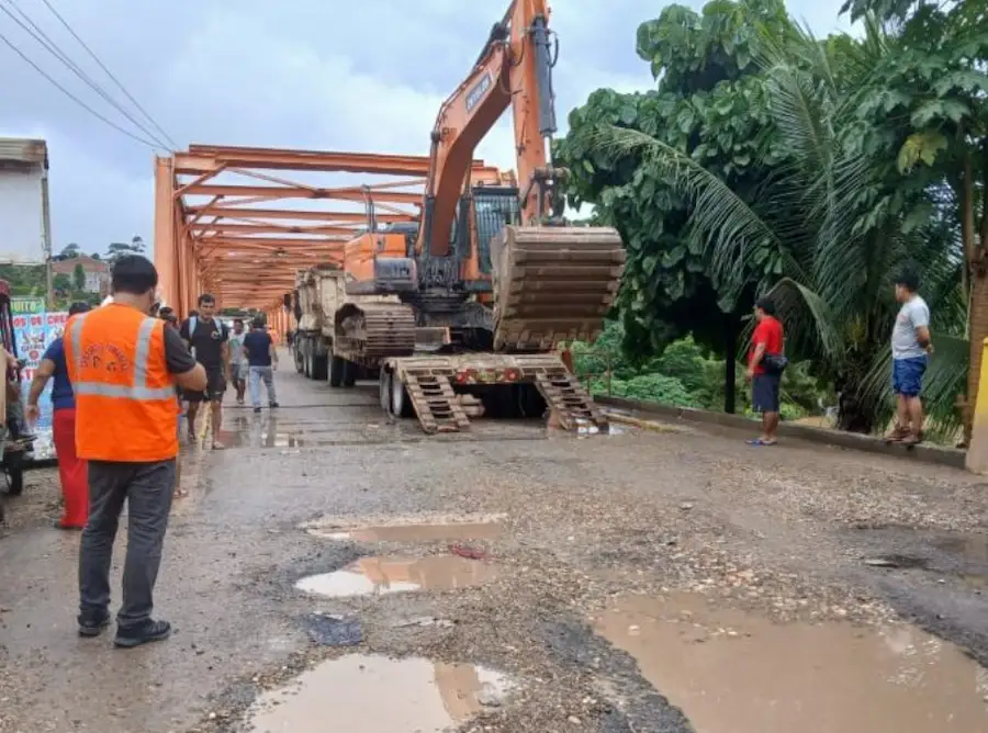 Avanzan trabajos en el puente San Alejandro tras desborde de río