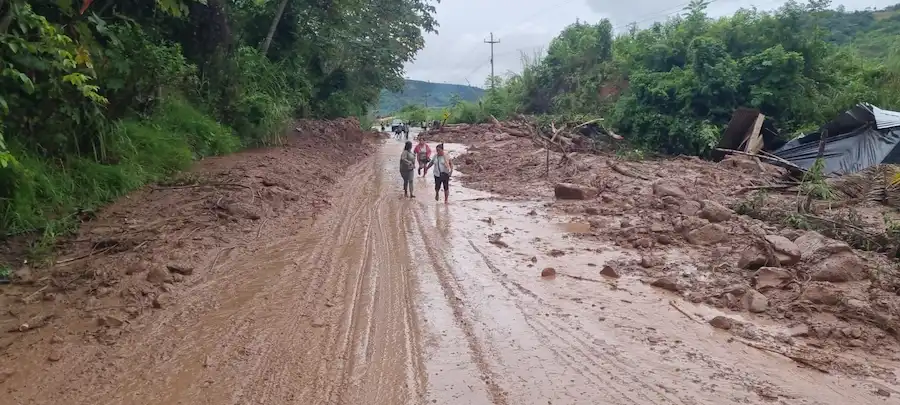 Río Panga se desborda tras fuertes lluvias en Mazamari